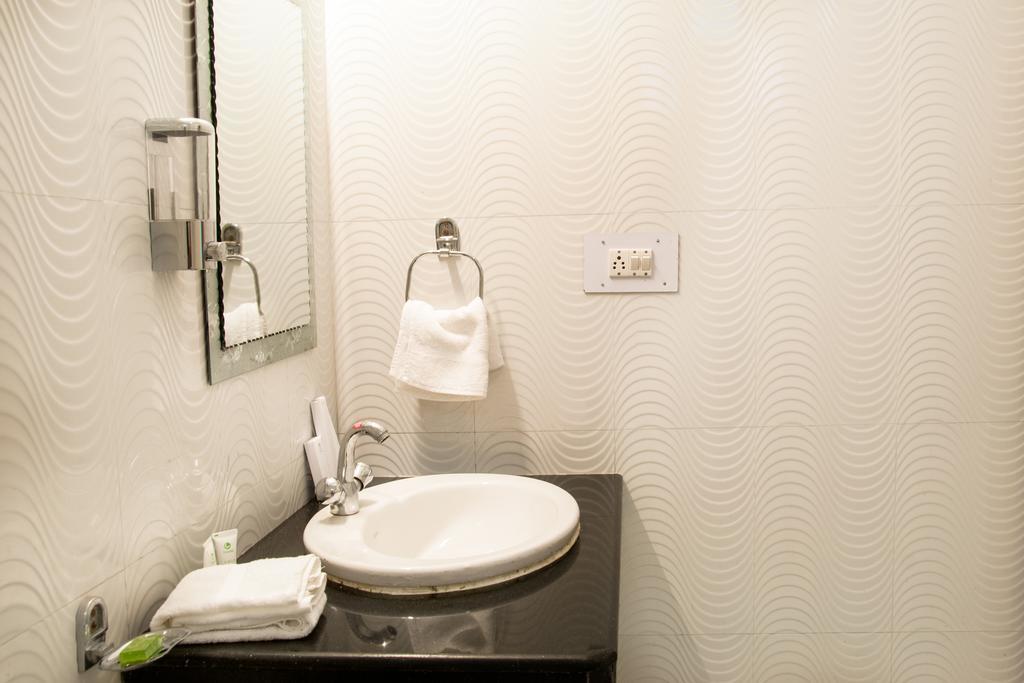 Hotel Treebo Trend Celebriti Manali Vashist Exterior foto