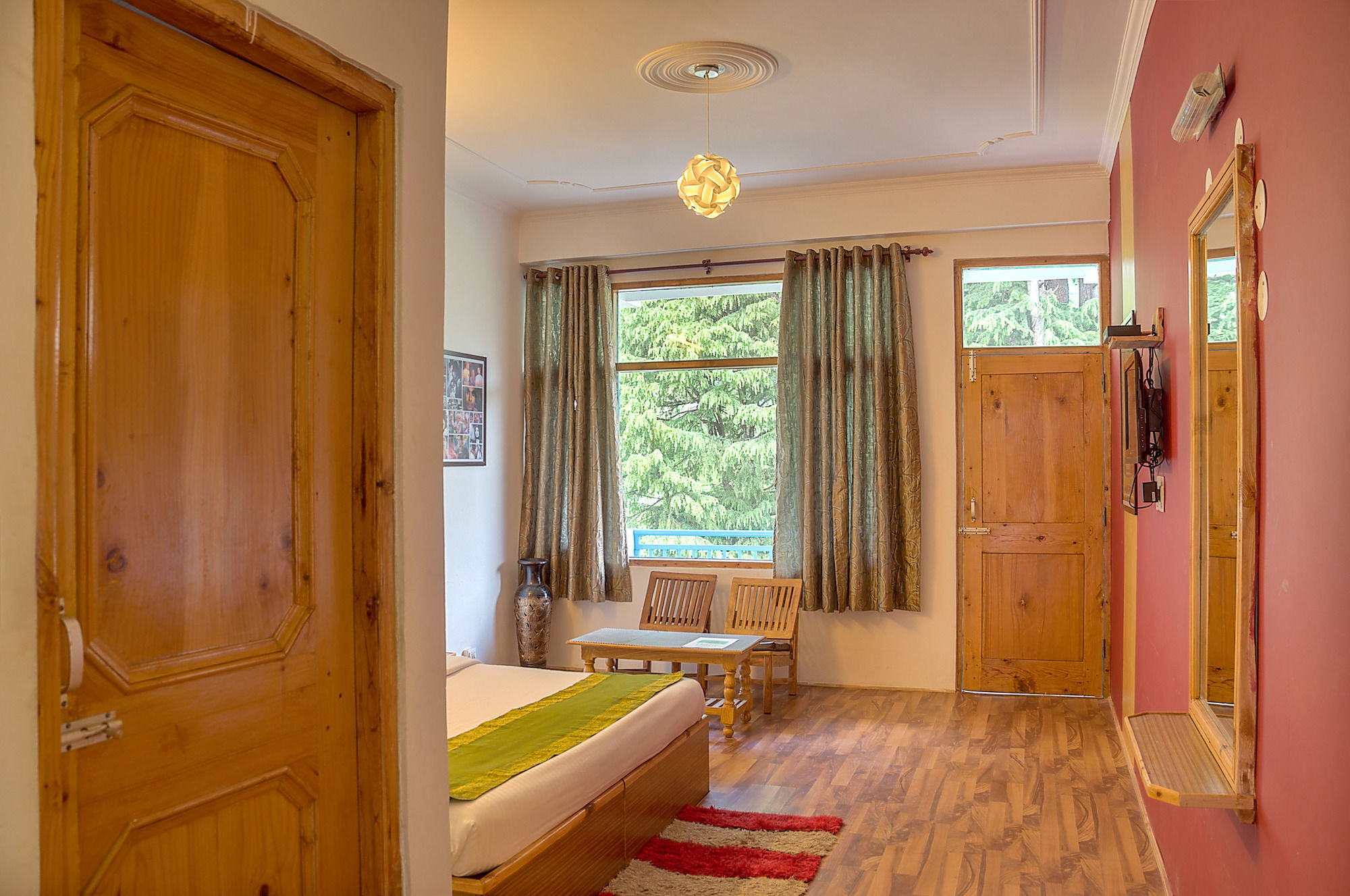 Hotel Treebo Trend Celebriti Manali Vashist Exterior foto